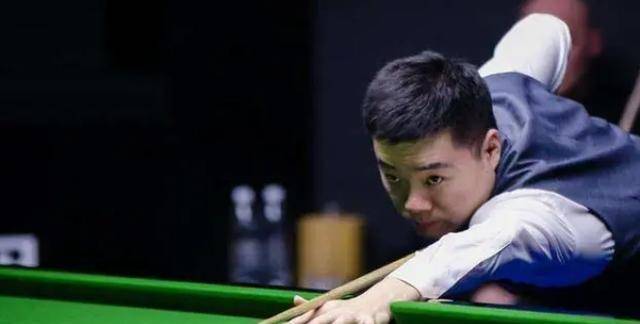 屡次登上社 屡次登上社