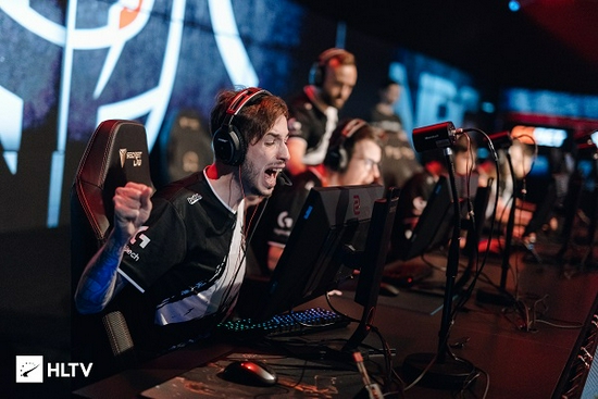 与对手的焦 与对手的焦