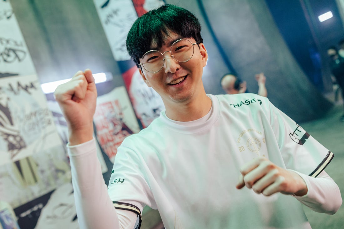 处天然流露 处天然流露